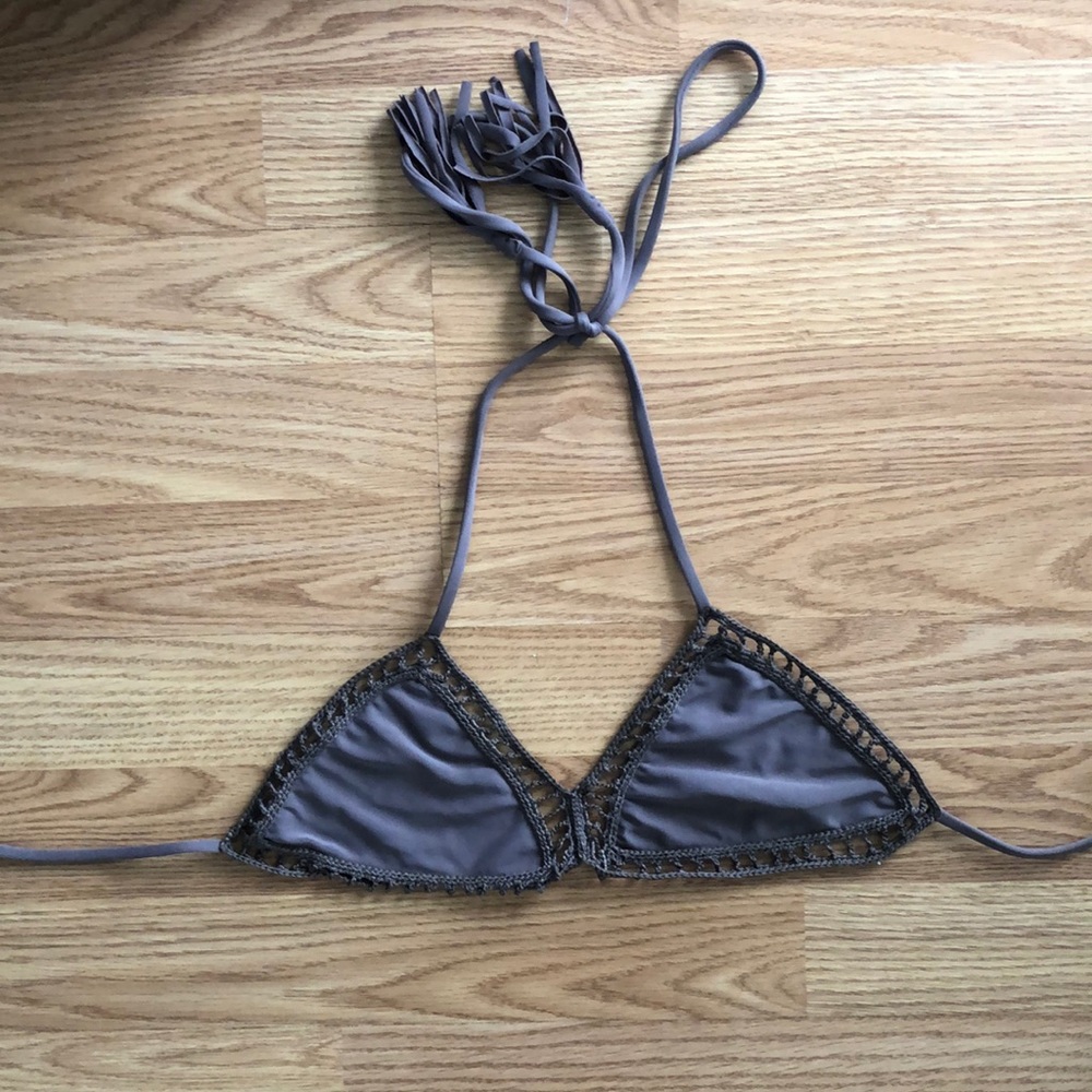 Acacia triangle top